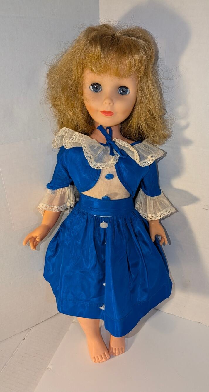 Vintage 1964 21" Deluxe Reading Betty Beauty Parlor Doll